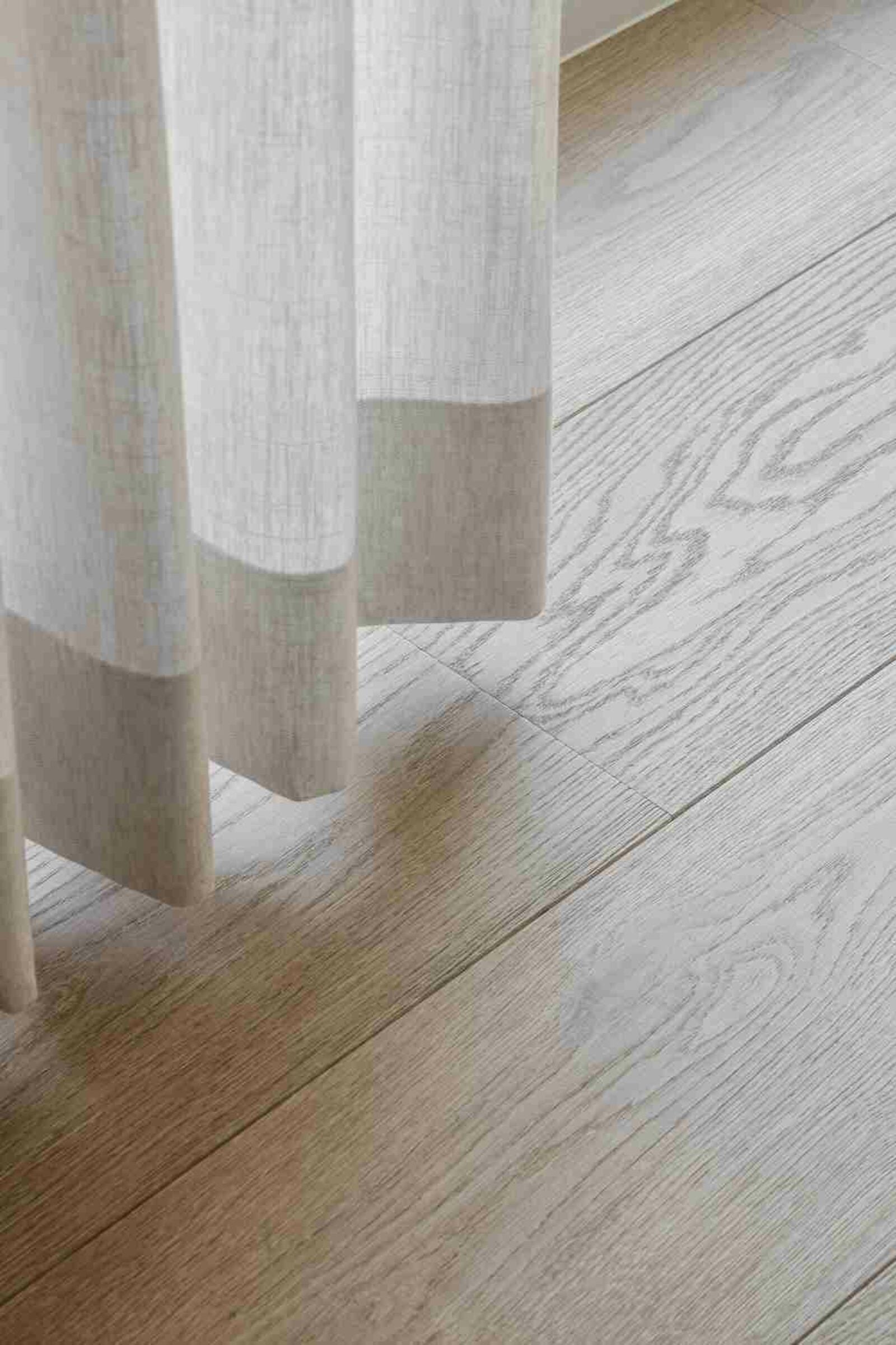 BLQ-Bacchus Engineered Oak Hardwood Flooring | Close-up: Rich, tight grain patterns of European oak | Exceptional durability, scratch-resistant | Sustainable forests, lasting beauty.